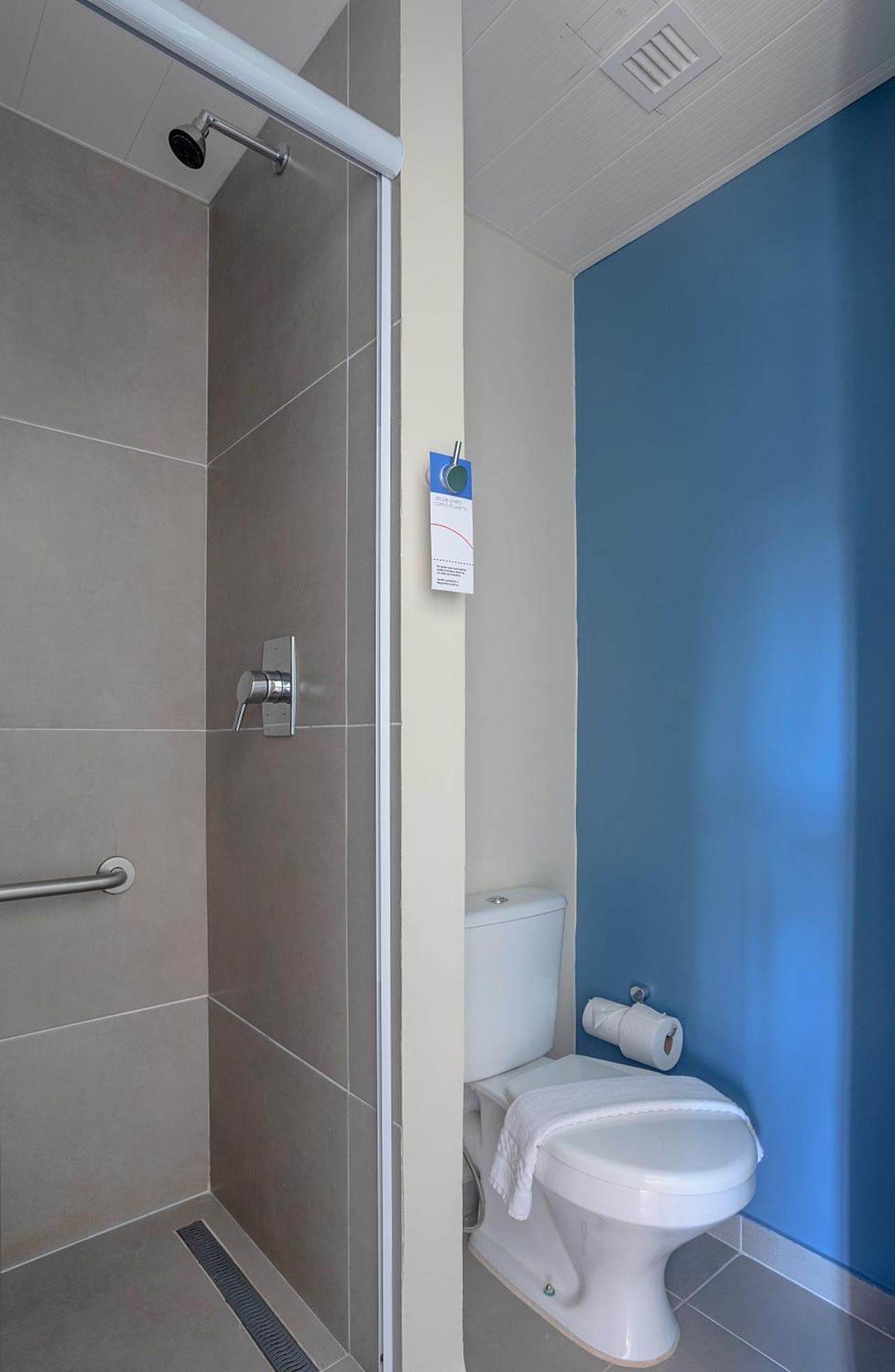 Ibis Budget Pajucara 2*